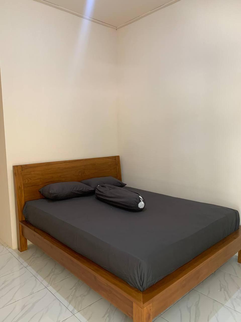 Dikky Guest House Near Bangsal And Sira Pemenang Экстерьер фото